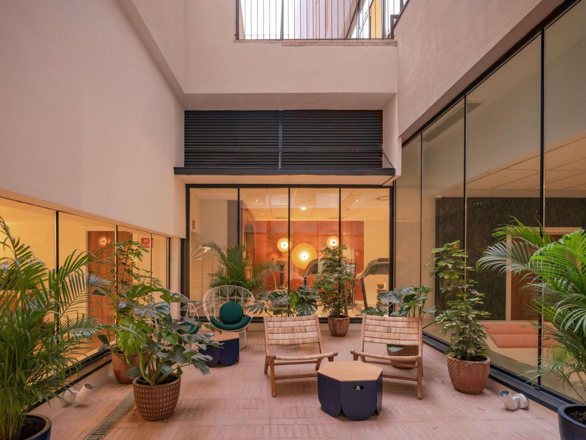 Ibis Styles Sevilla City Santa Justa Exteriör bild