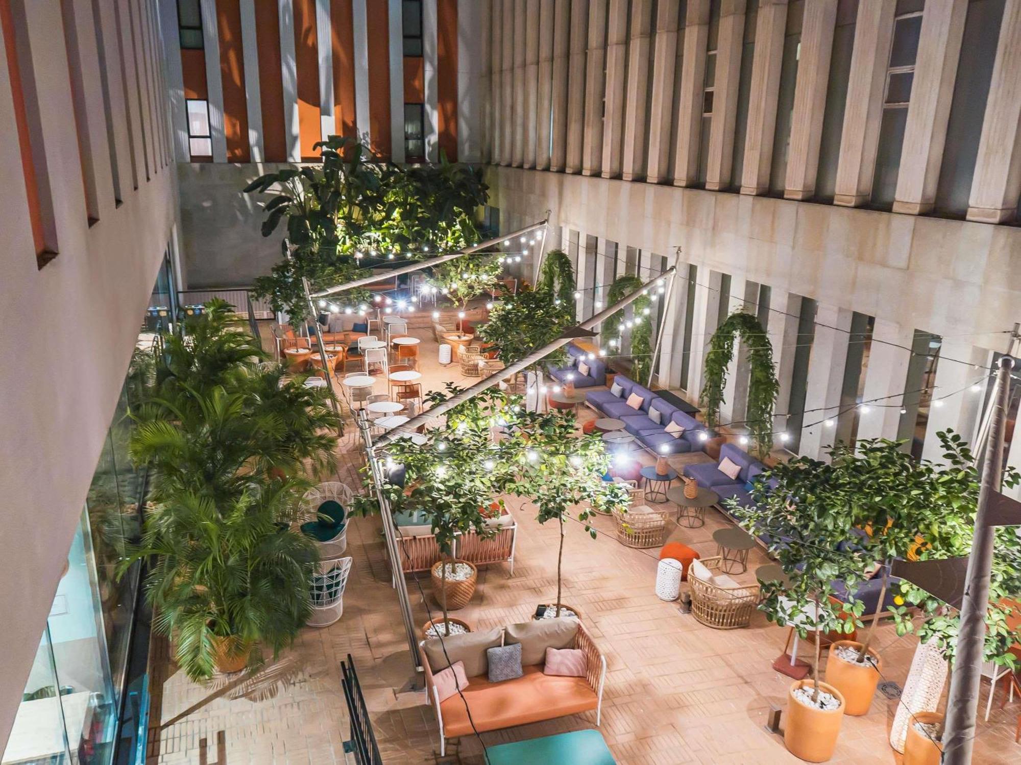 Ibis Styles Sevilla City Santa Justa Exteriör bild