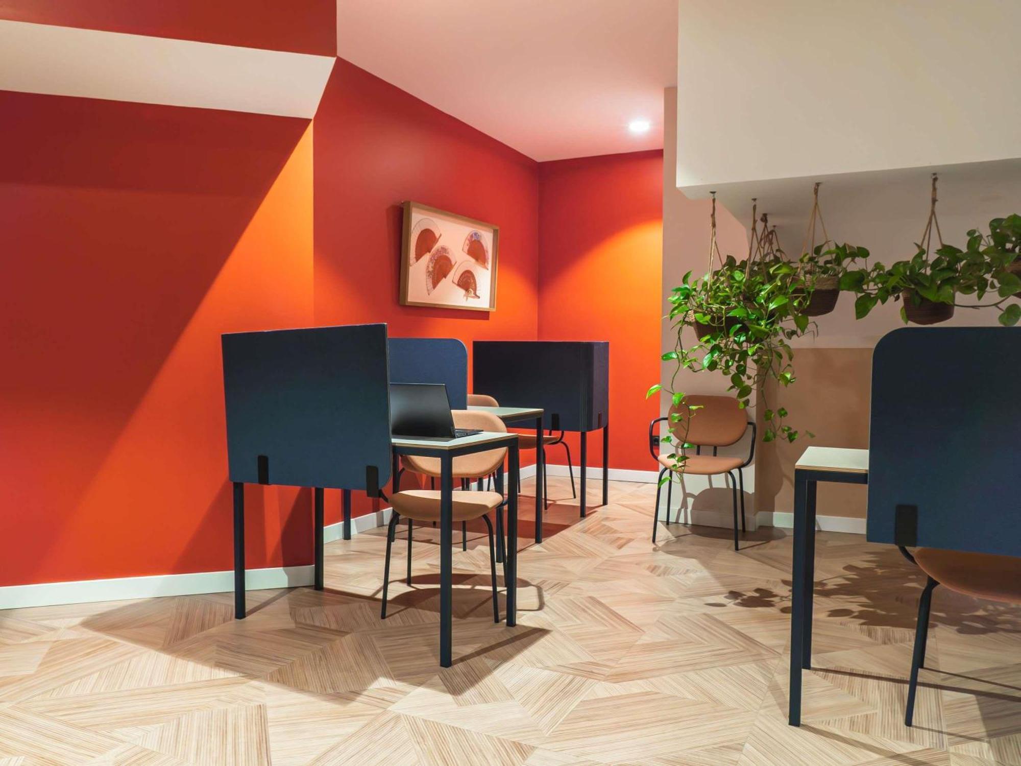 Ibis Styles Sevilla City Santa Justa Exteriör bild