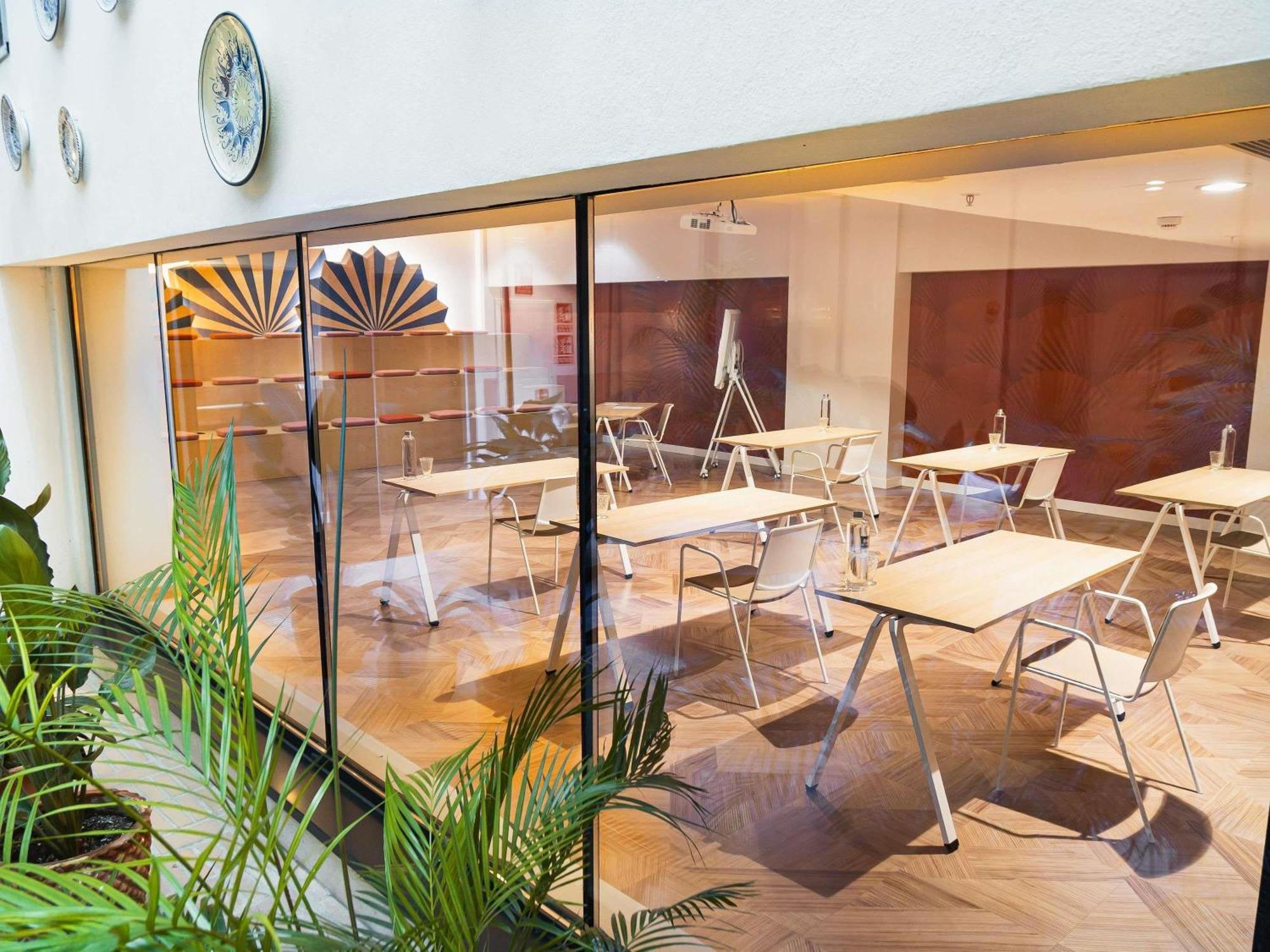 Ibis Styles Sevilla City Santa Justa Exteriör bild