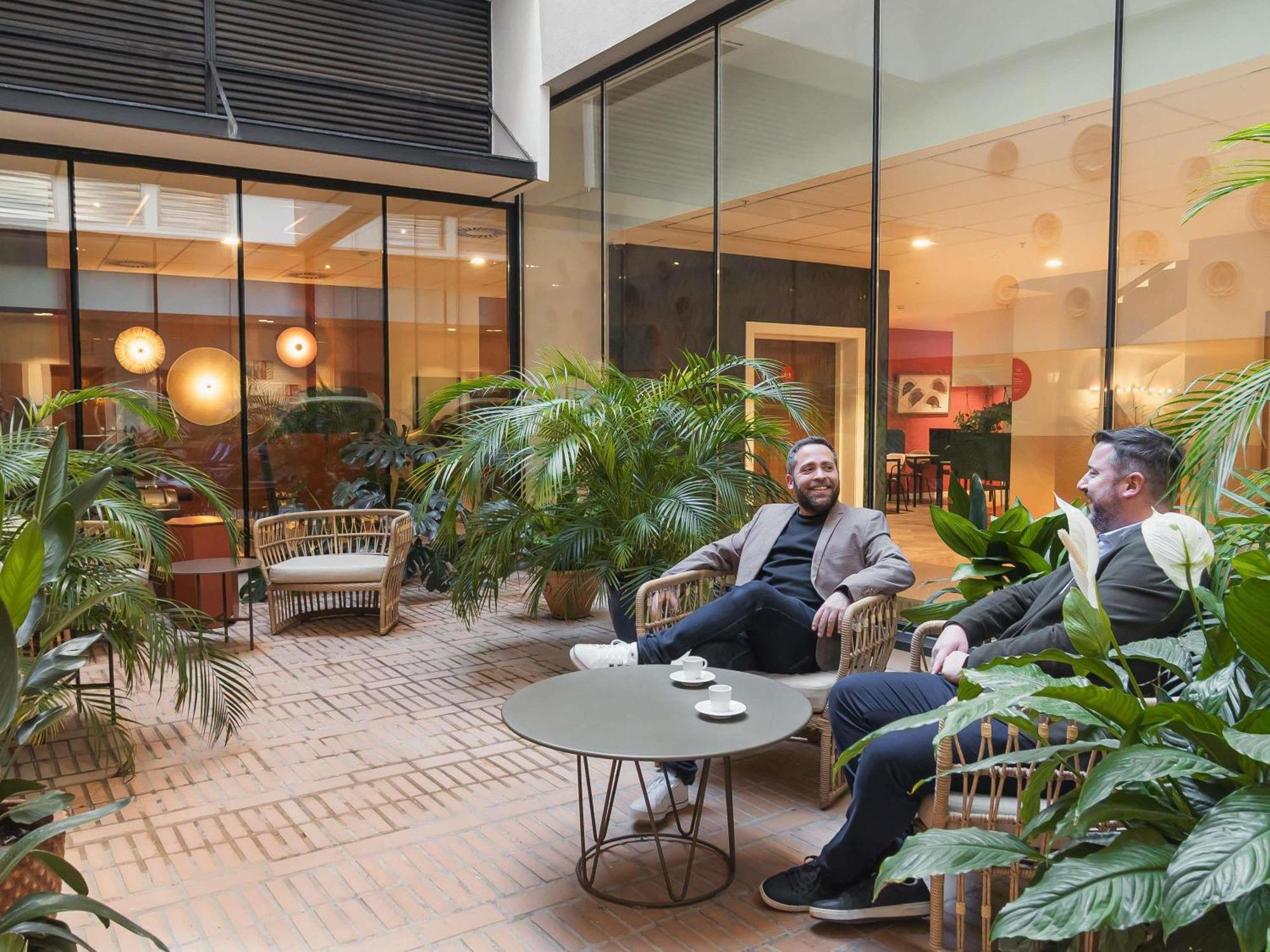 Ibis Styles Sevilla City Santa Justa Exteriör bild