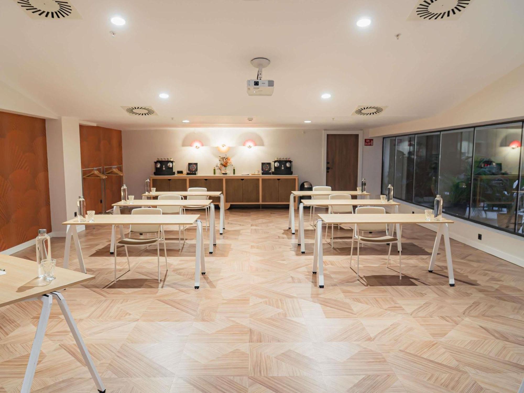 Ibis Styles Sevilla City Santa Justa Exteriör bild