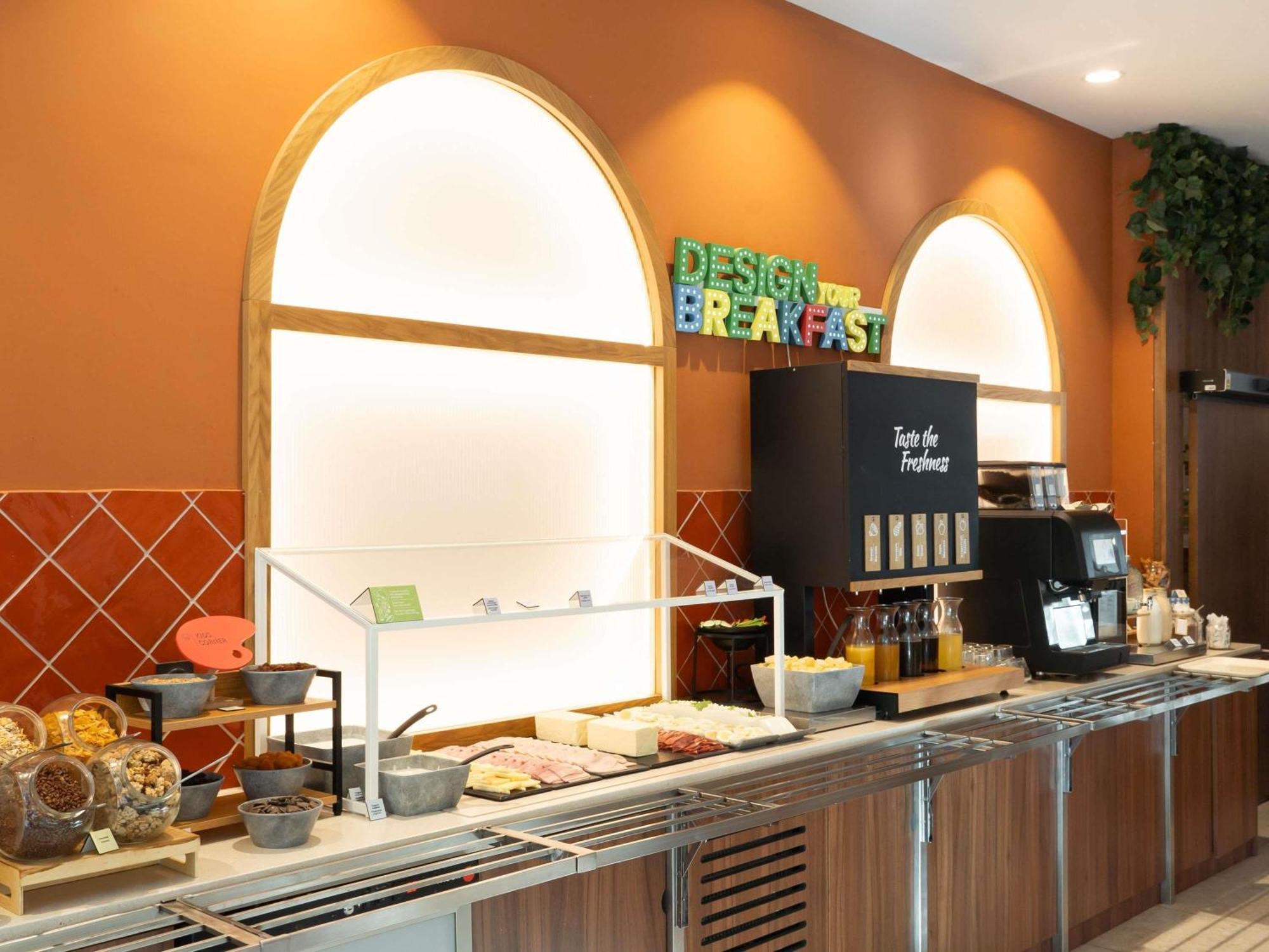 Ibis Styles Sevilla City Santa Justa Exteriör bild