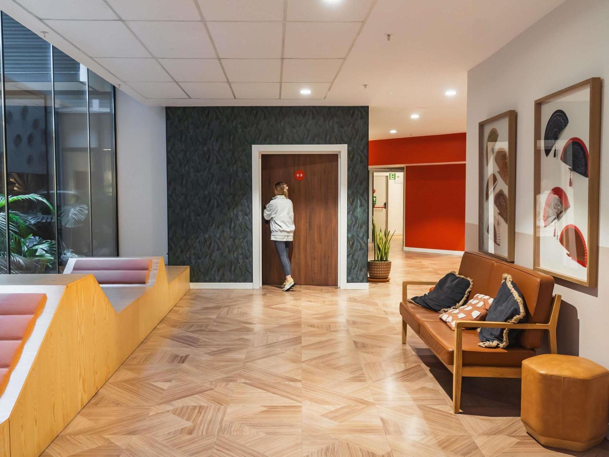 Ibis Styles Sevilla City Santa Justa Exteriör bild